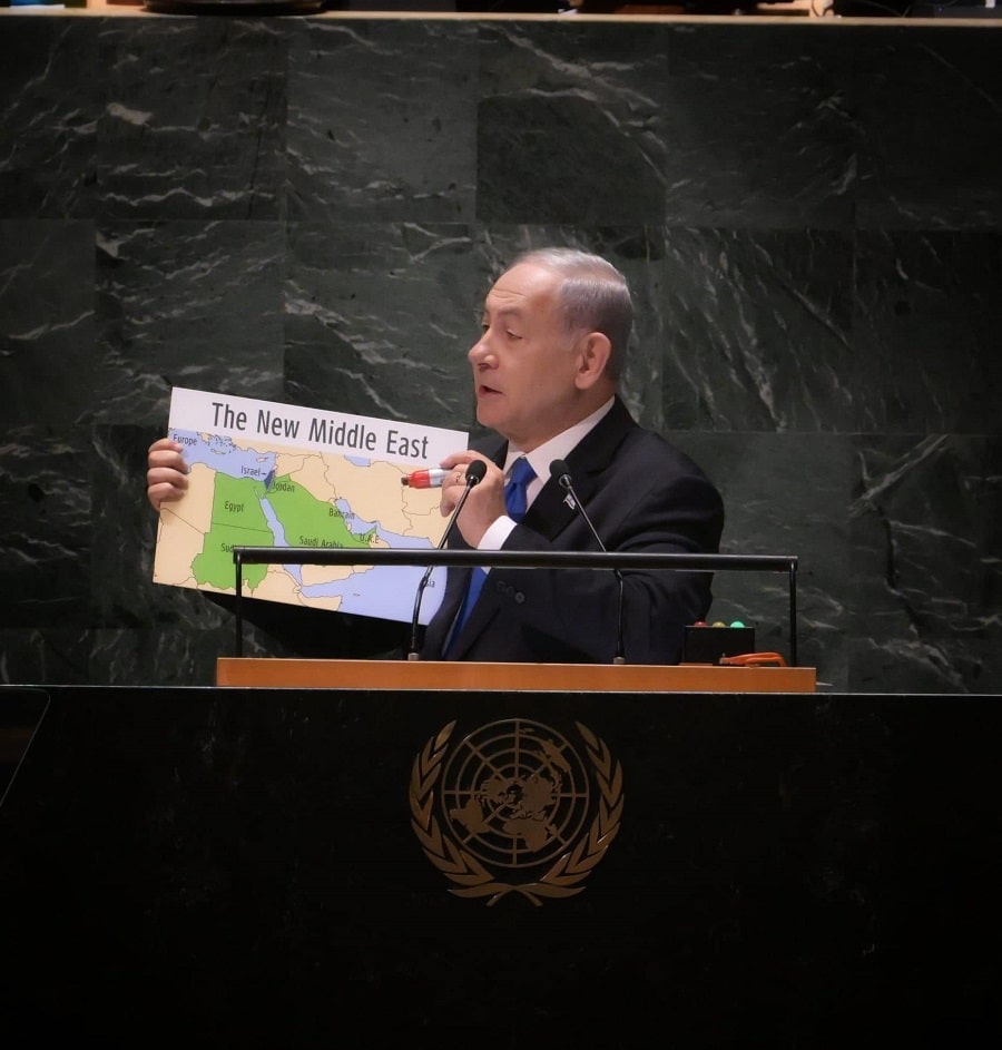 Netanyahu speaking at UN holding map of new middle east