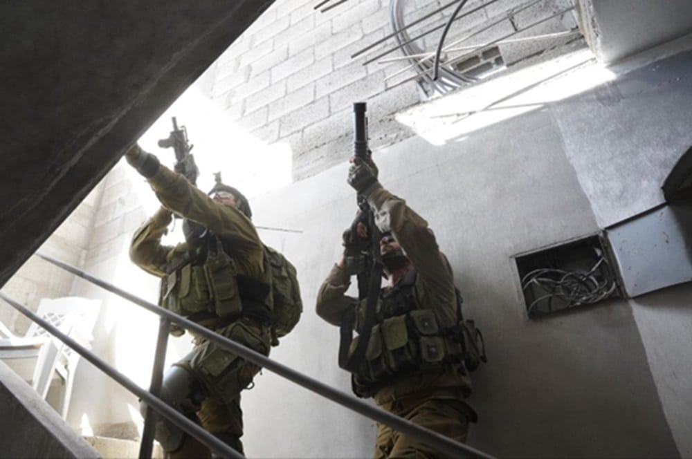 IDF soldiers on stairway