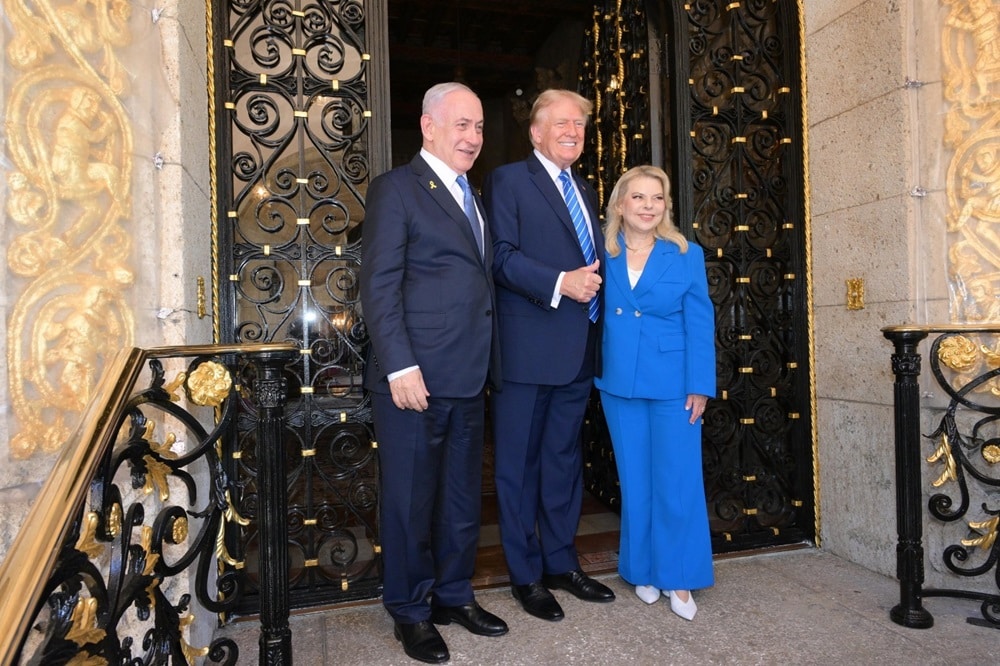 Netanyahu, Trump & Sara at doorstep