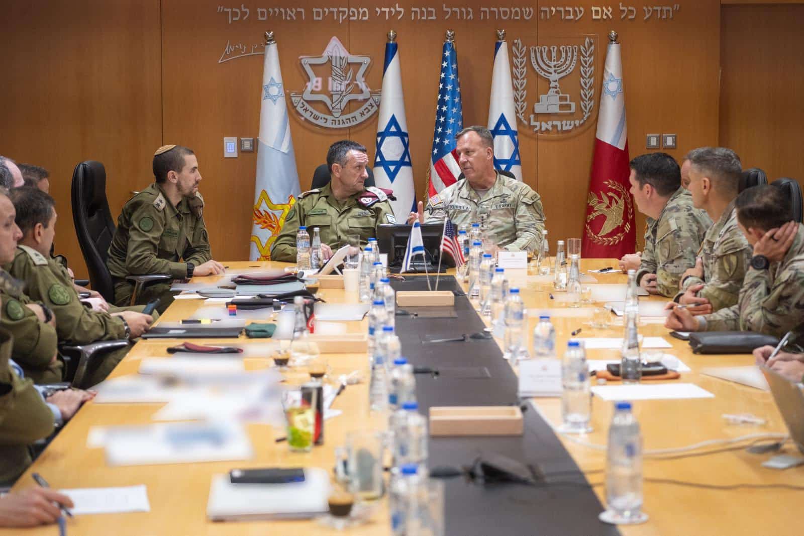 Israeli & American military officials around the table