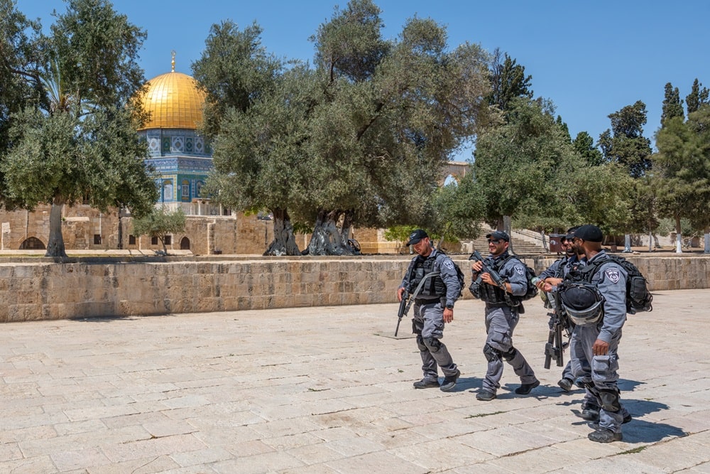 לוחמי מגב צועדים בהר הבית