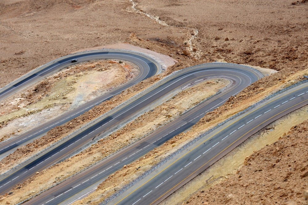 מבט על פיתולי כביש 40