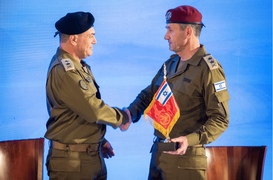 The new Chief of Staff, Eyal Zamir and the departing Chief of Staff Herzi Halevi in the exchange ceremony| Source: IDF Spokesperson